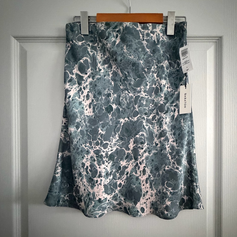 Aritzia Blue and White Marble Skirt NWT